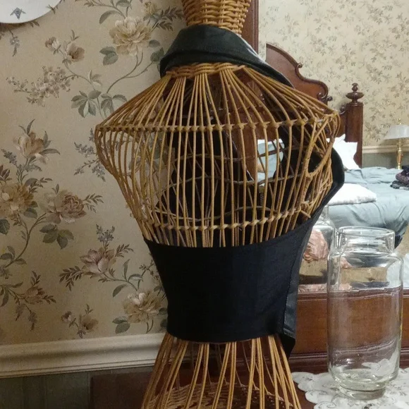 HOT LEATHERS XXS Genuine Black Leather Halter Top Motorcycle Vest - Picture 5 of 13